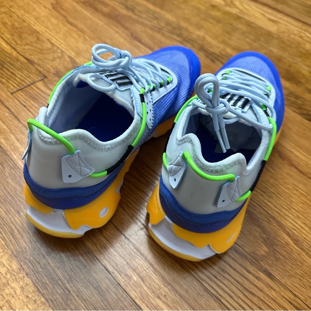 Nike React Live PRM Sneakers - Picture 9 of 11